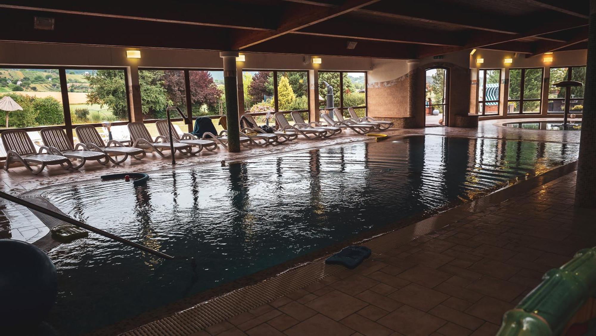 Hetkuti Wellness Hotel Mór Zewnętrze zdjęcie